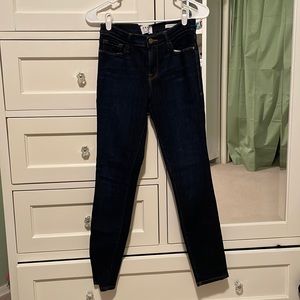 Dark blue FRAME denim skinny jeans, size 29, very flattering